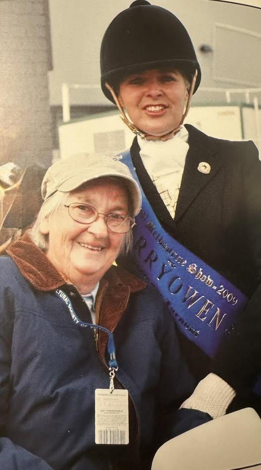 Pictured: Marion (left) with 2009 Garryowen winner, Lynda Hayes (right). Courtesy of 'Equestrian Memories Australia' Facebook Group.